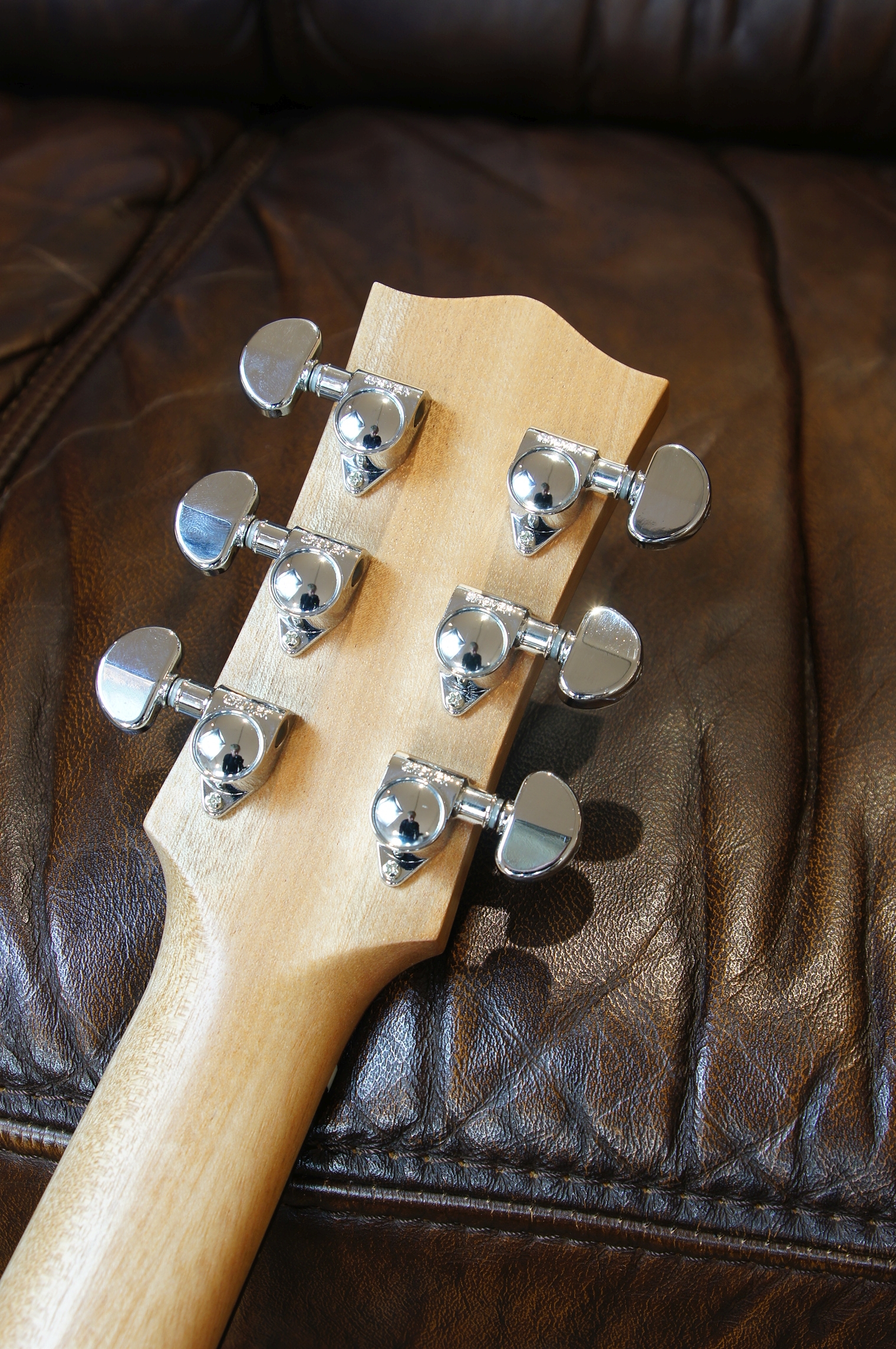 Maton EBW 808 C