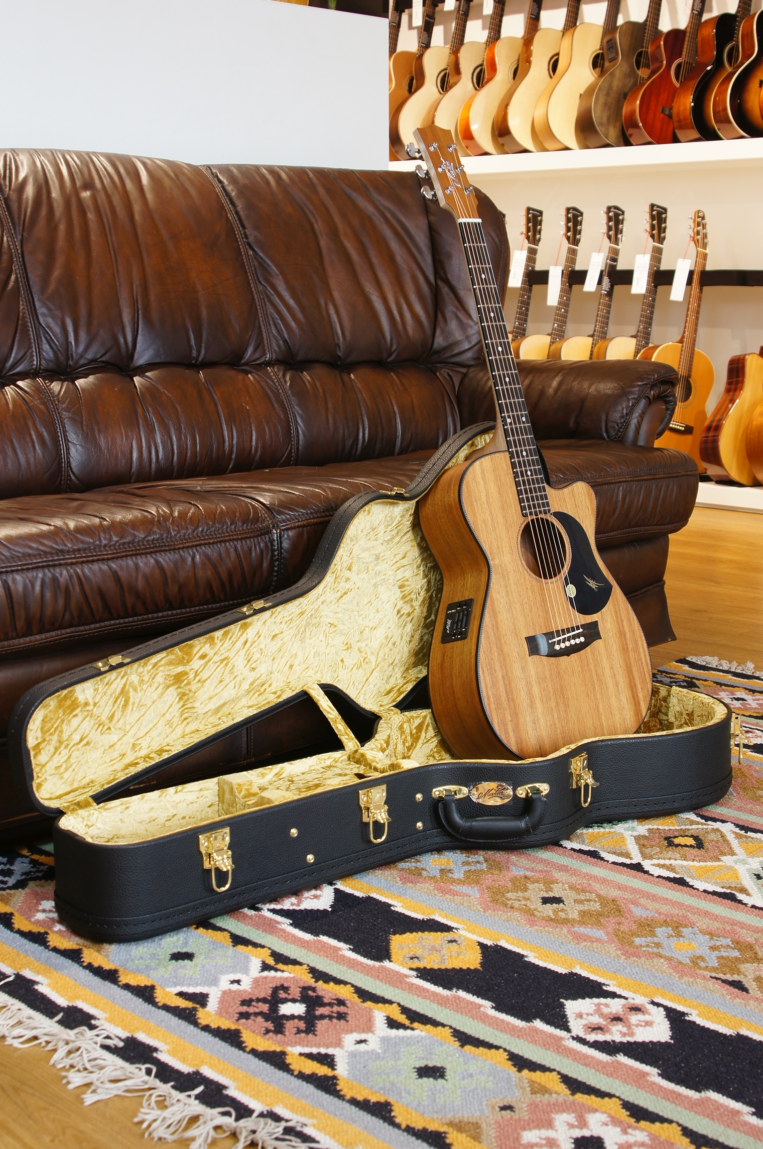 Maton EBW 808 C