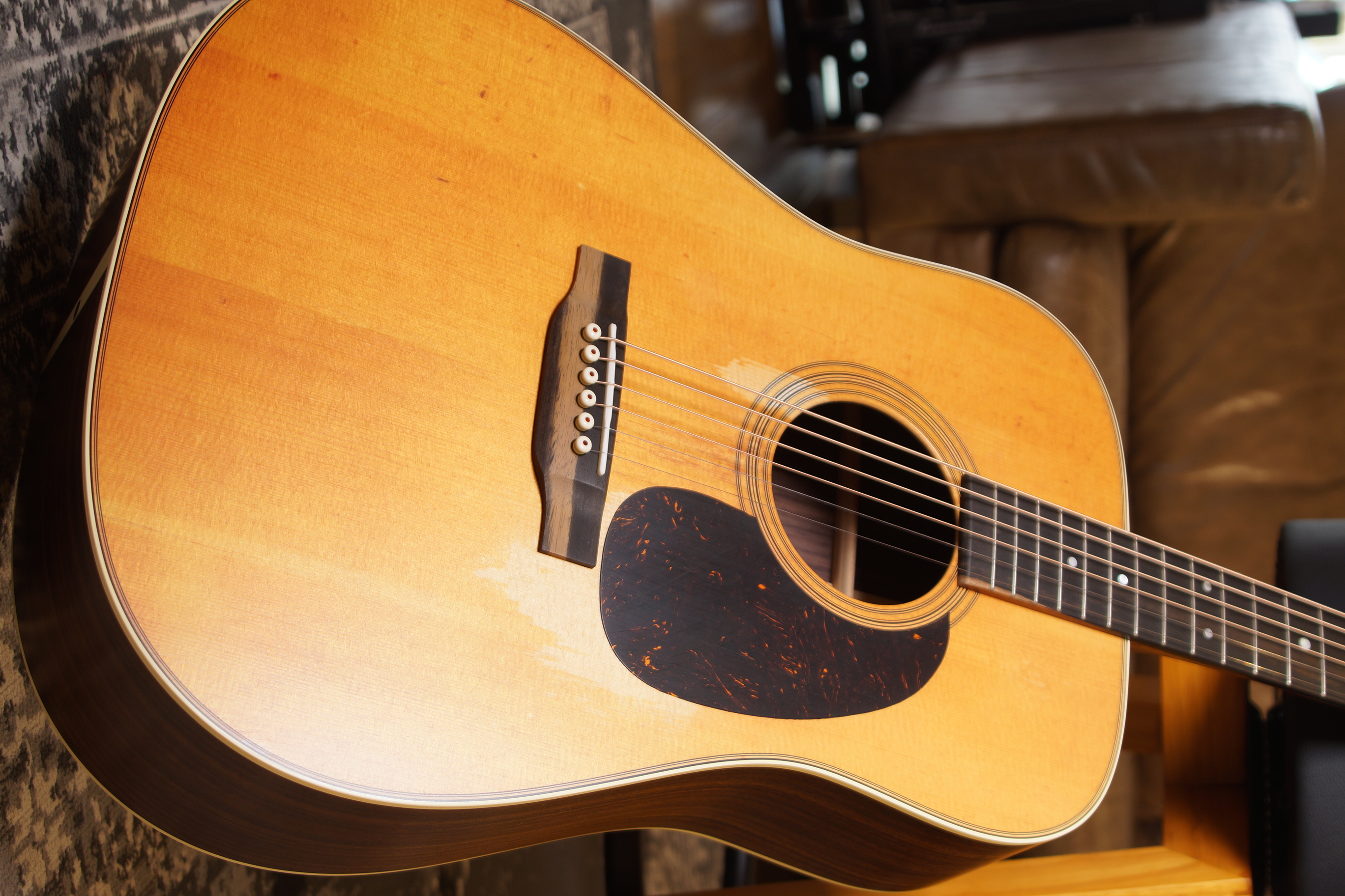 Martin D-28 Street Legend