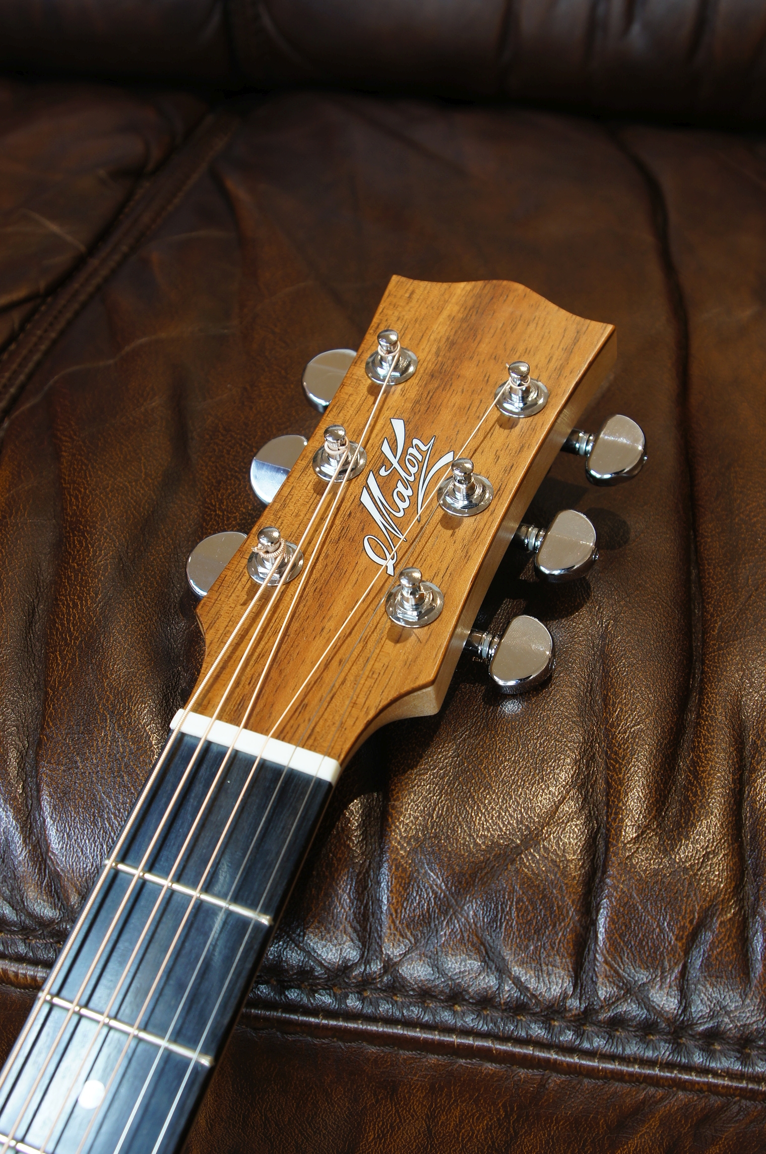 Maton EBW 808 C