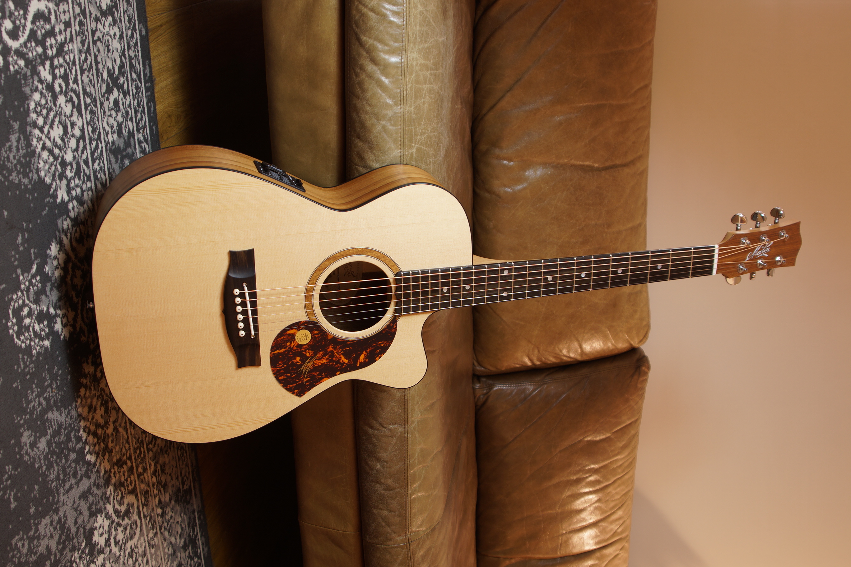 Maton SRS 808 C