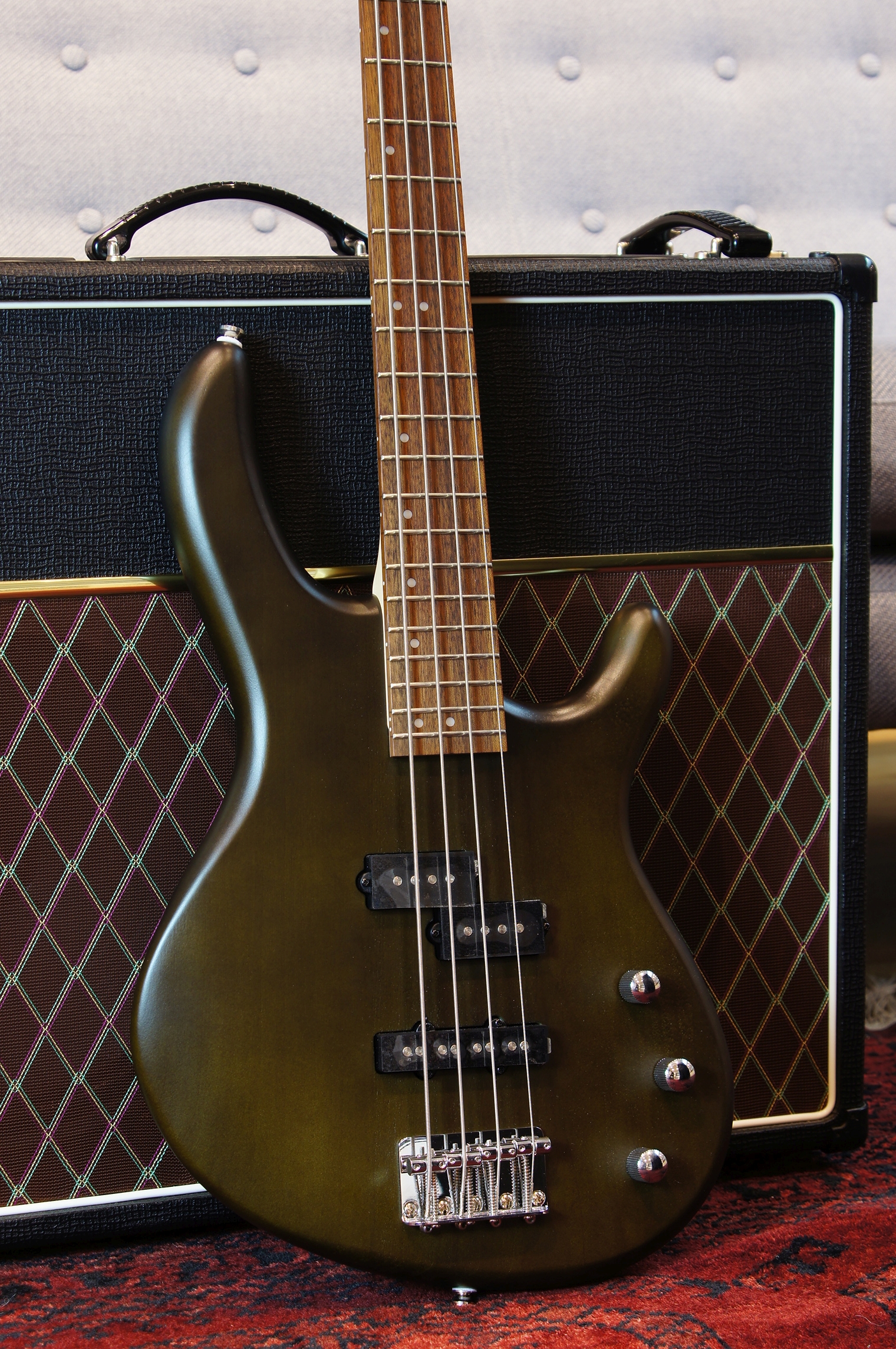 Cort E-Bass Action PJ Open Pore Walnut