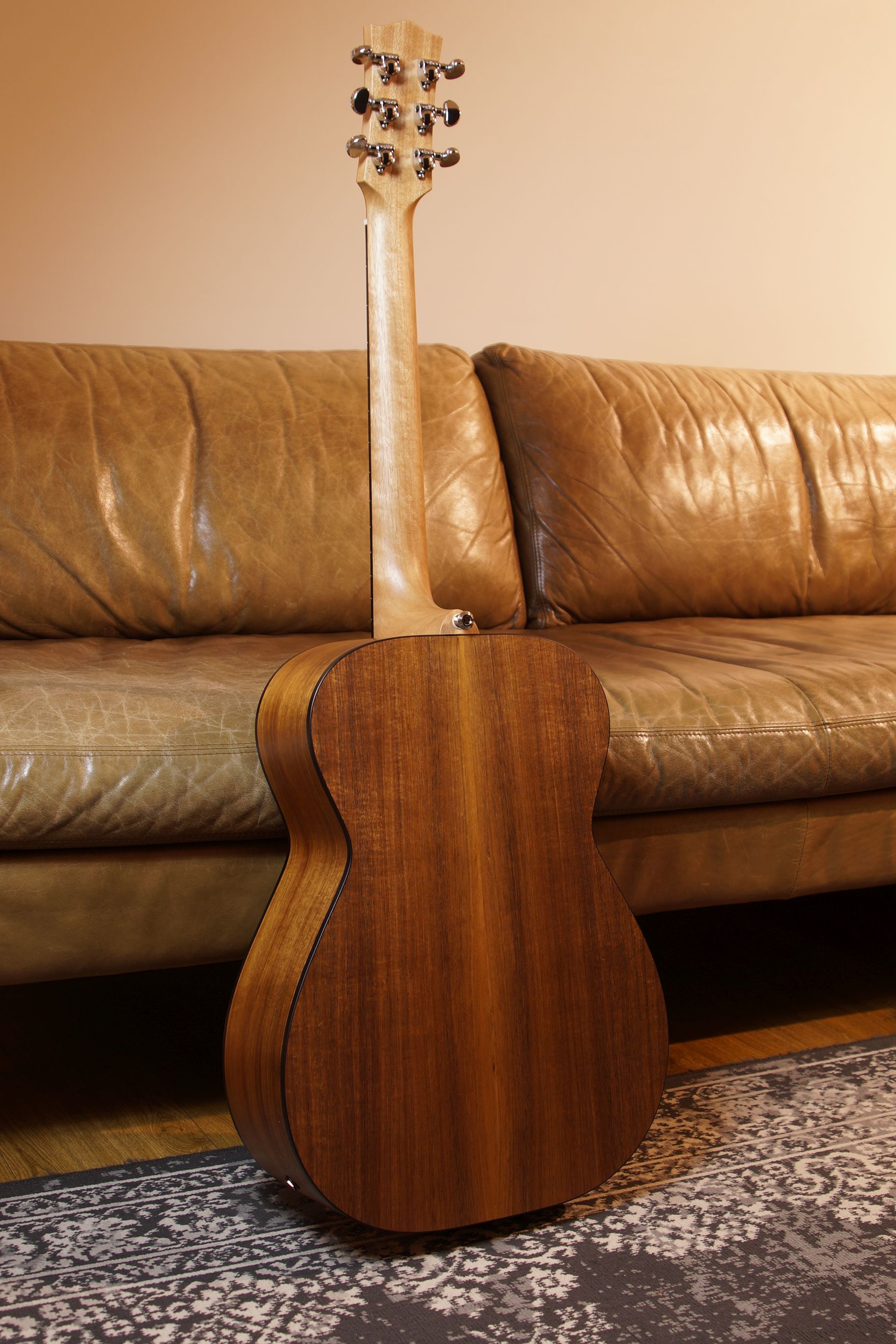 Maton EBW 808