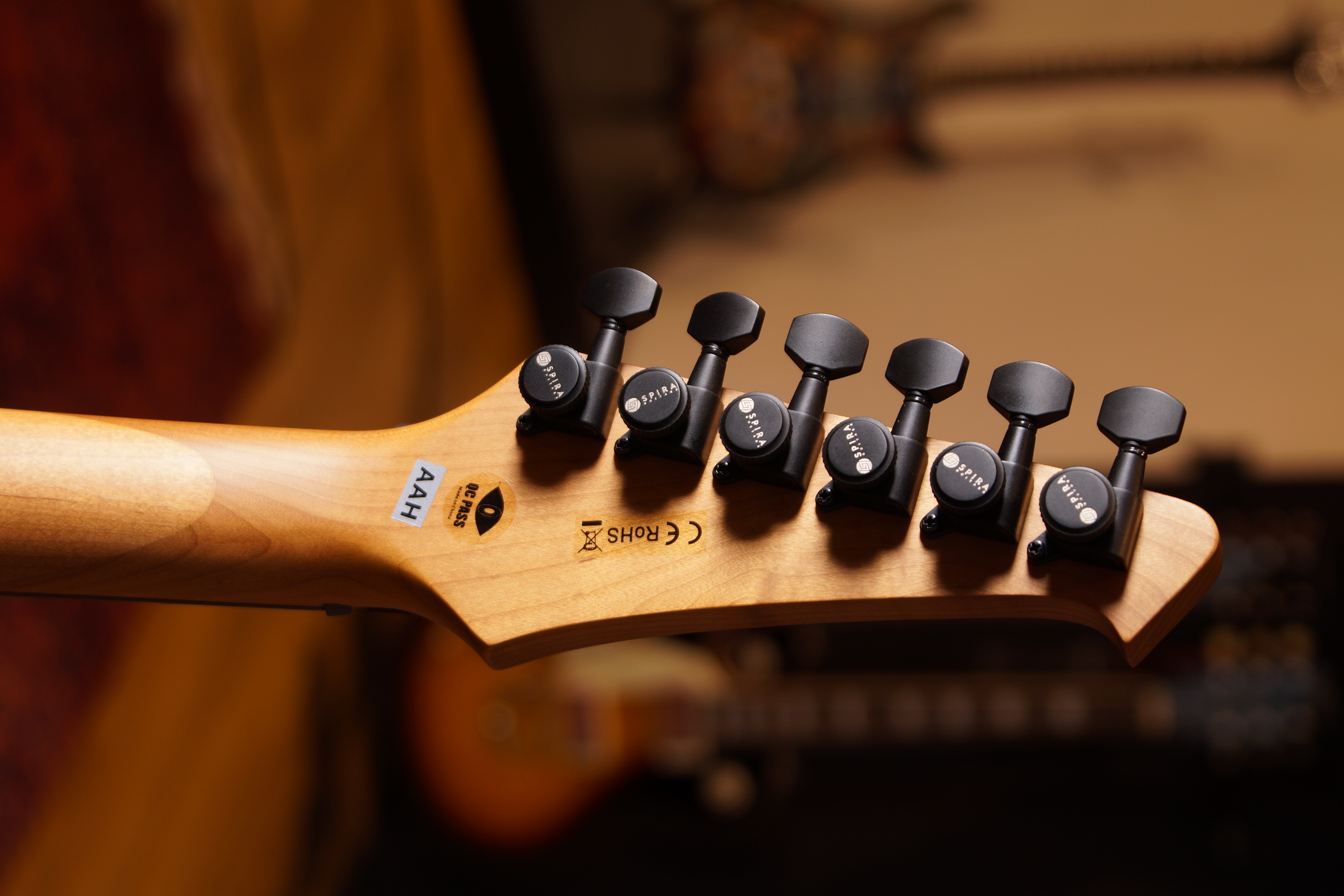 SPIRA Guitars V-400 MBK Satin Black