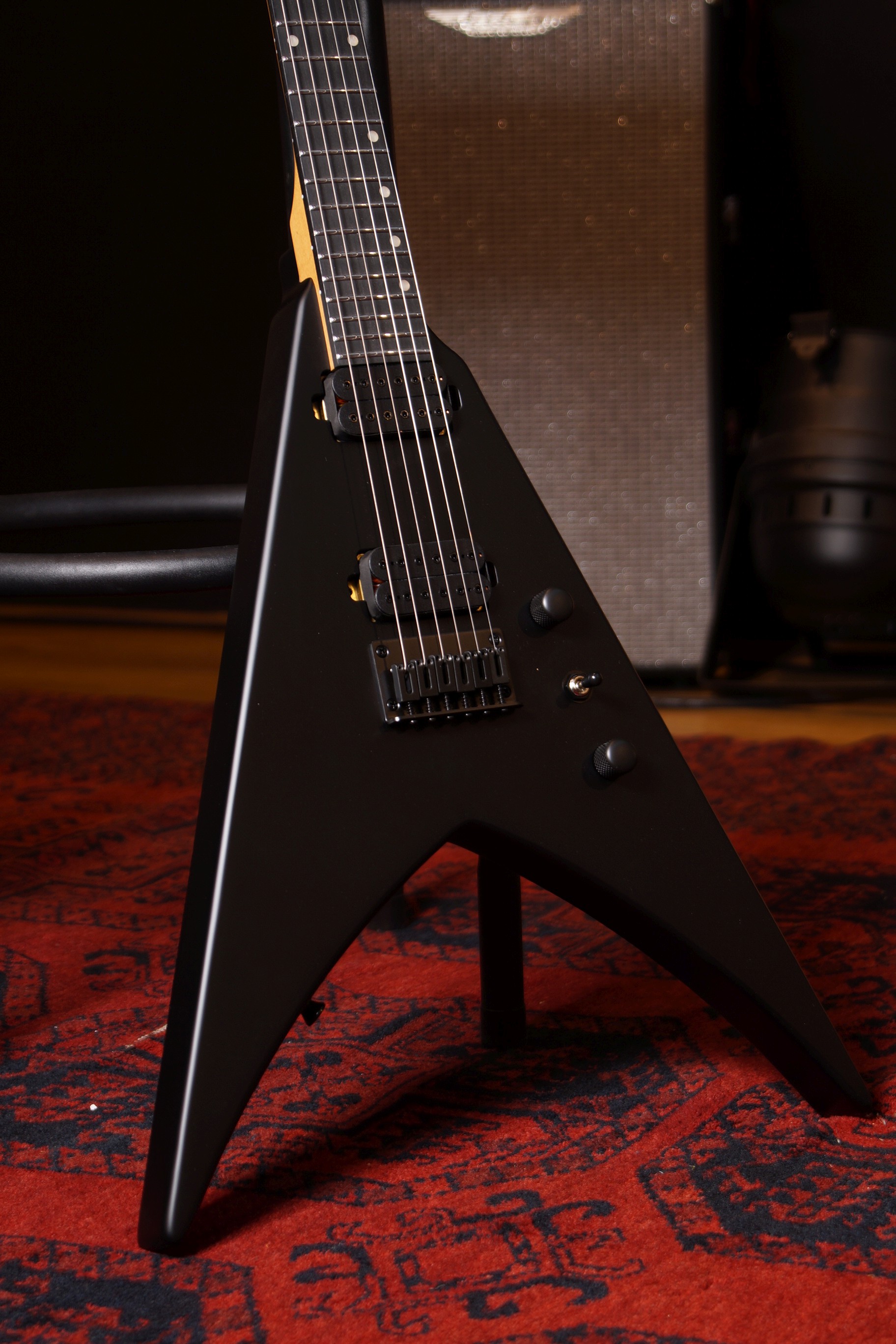 SPIRA Guitars V-400 MBK Satin Black