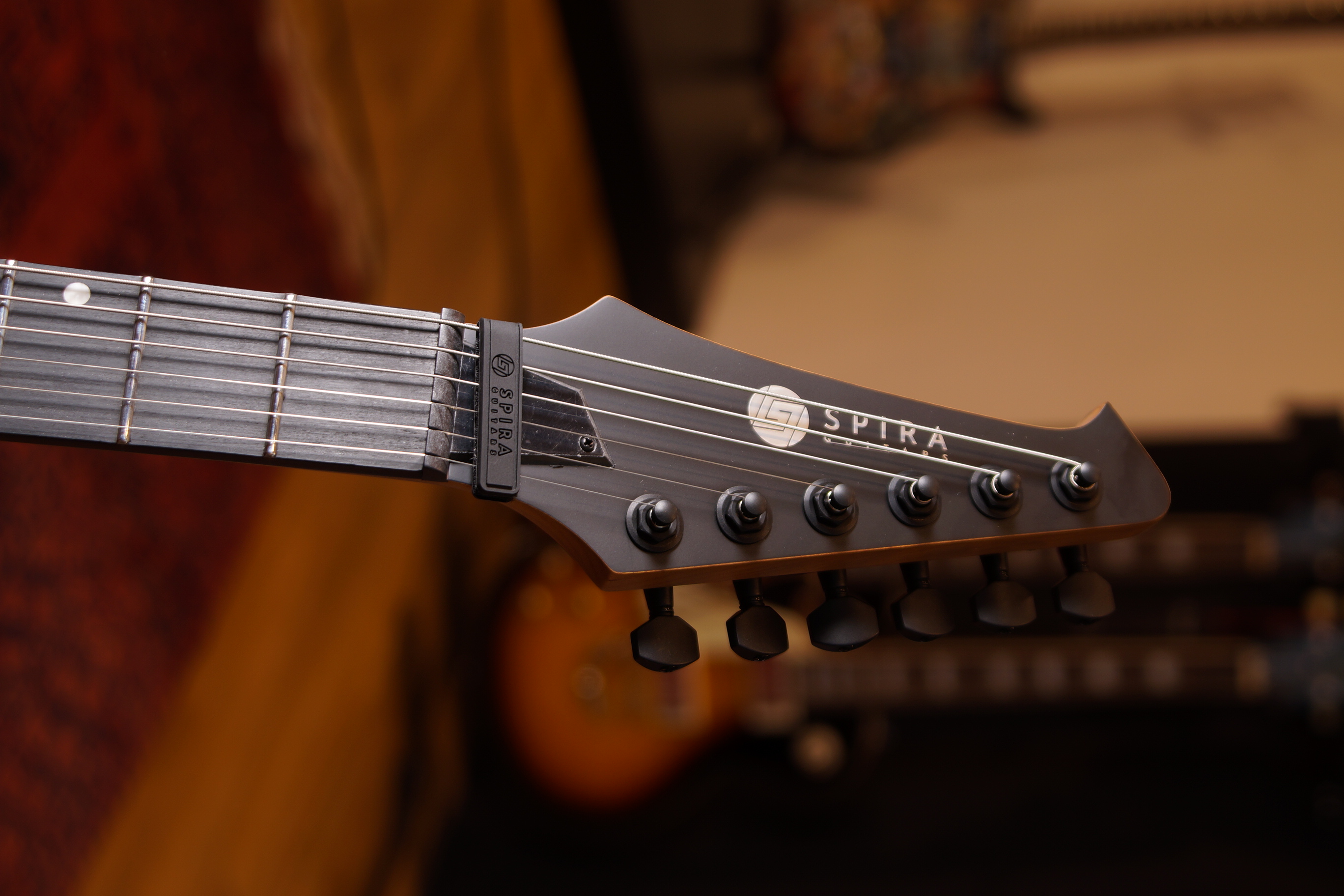 SPIRA Guitars V-400 MBK Satin Black