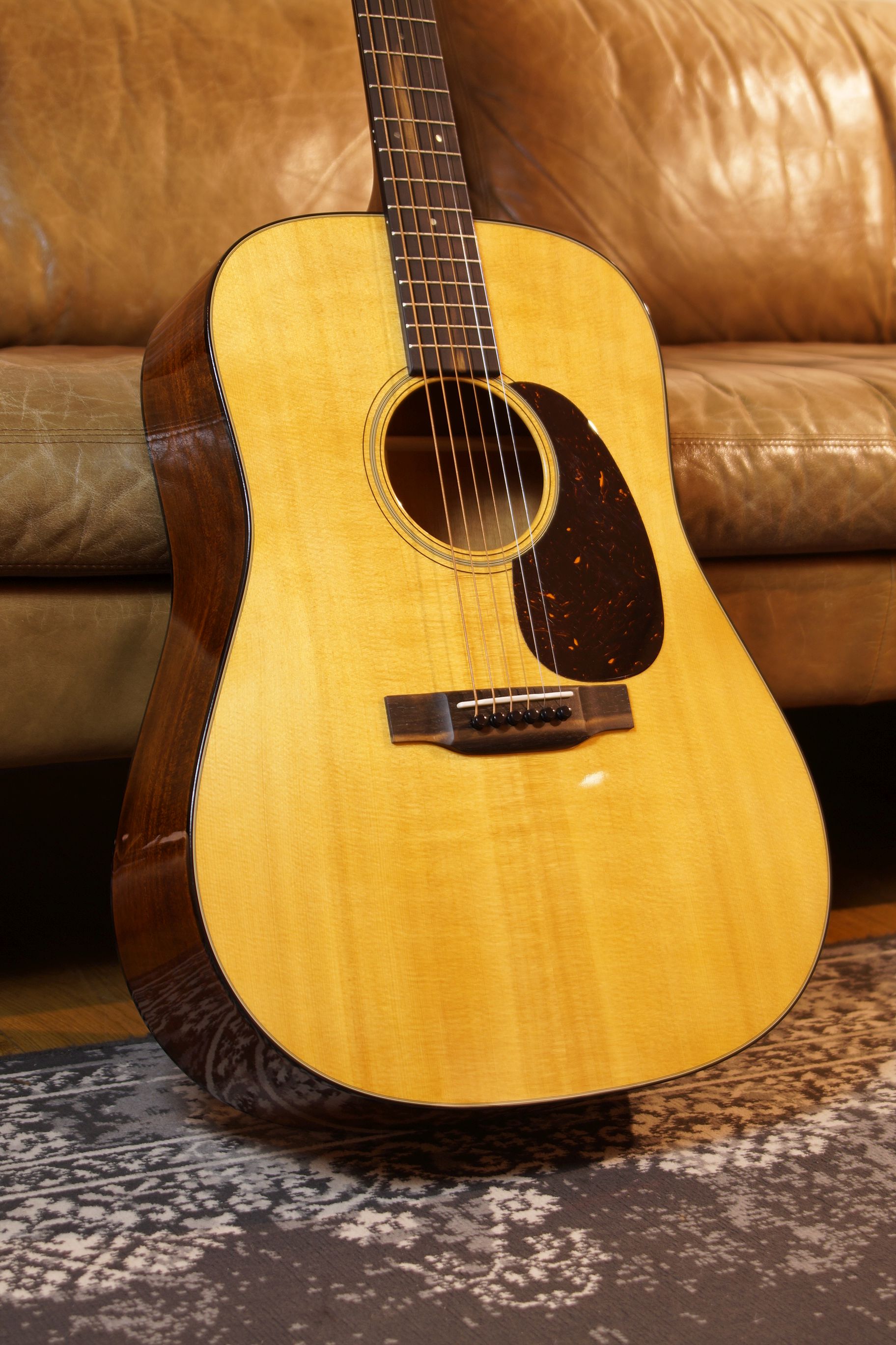 Martin D-18