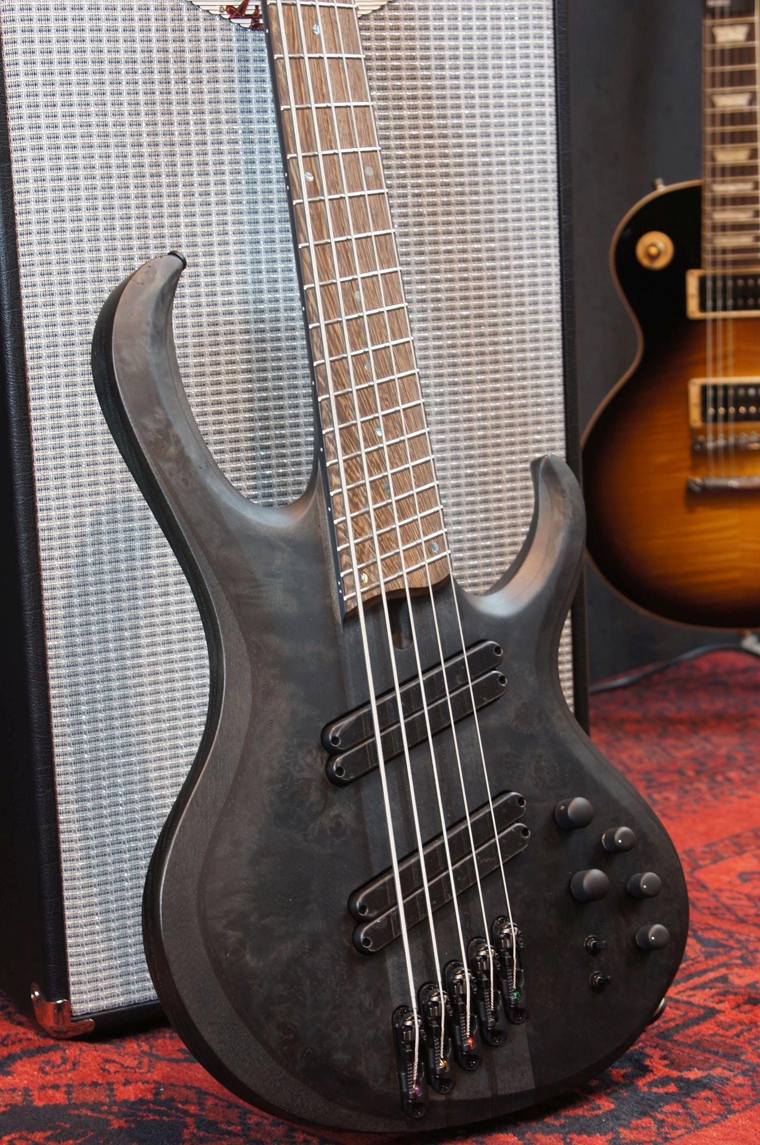 IBANEZ BTB 5-Str Transparent Gray Flat Multi Scale, incl. Case - B-Stock