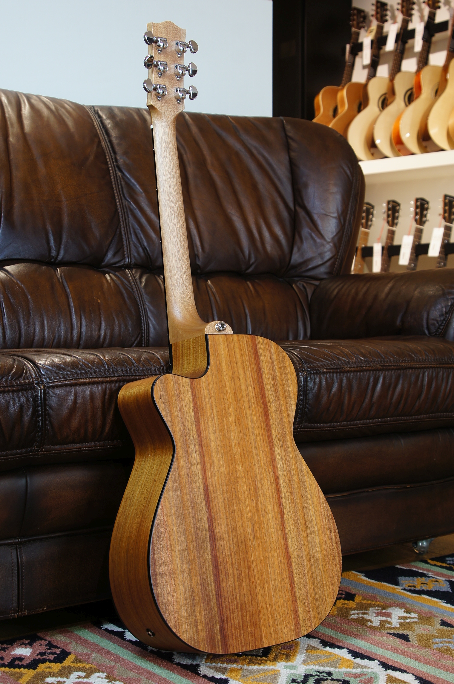 Maton EBW 808 C