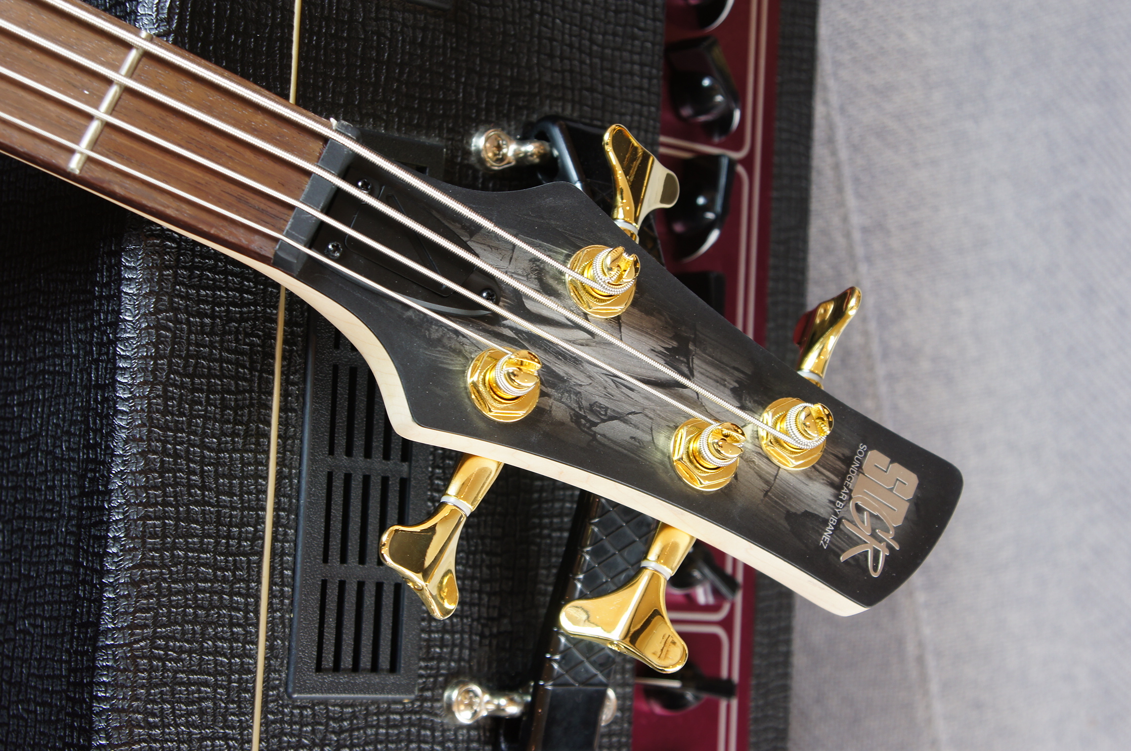 IBANEZ SR 4-Str Black Ice Frozen Matte